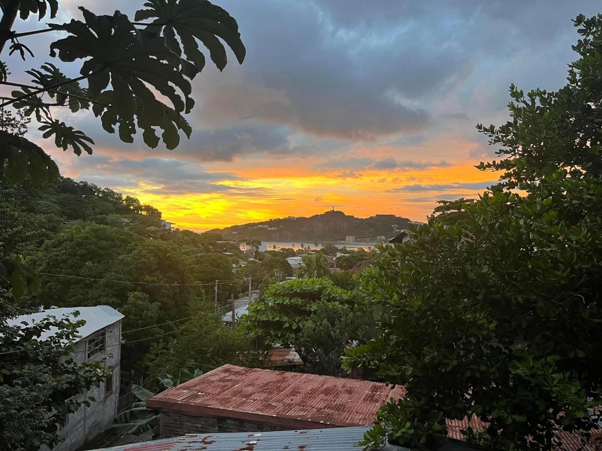 Hotel Buena Onda Backpackers San Juan del Sur Exterior foto